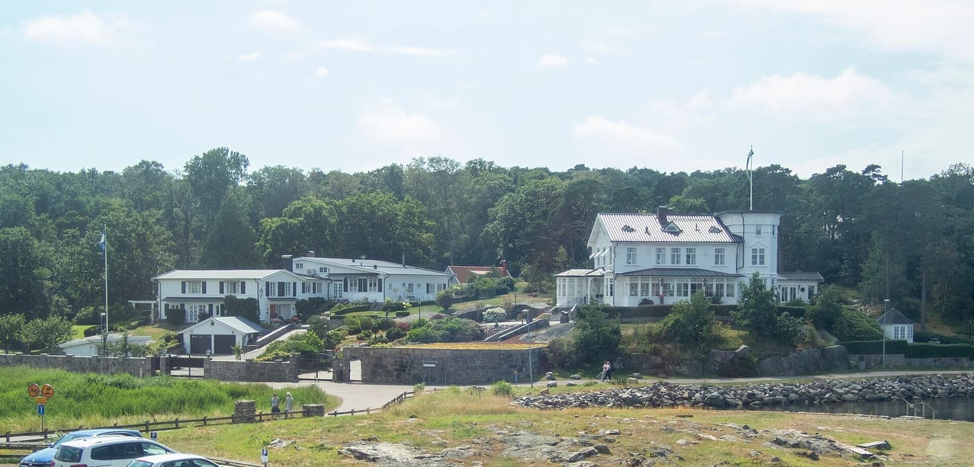 Arkitektritat gästhus med skärgårdsutsikt — 2